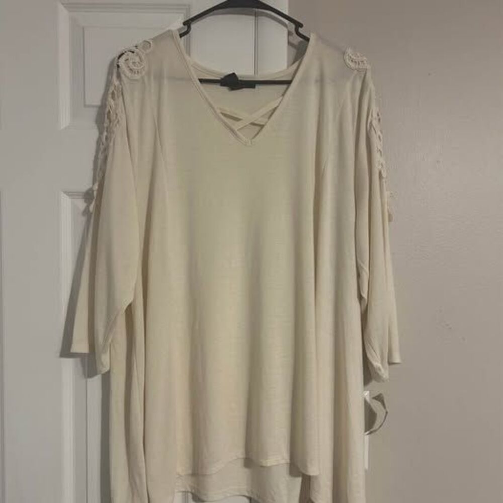 Style & Co Women’s 3X Ivory Crochet Lace Sleeve Tunic Top Criss Cross V Neck NWT